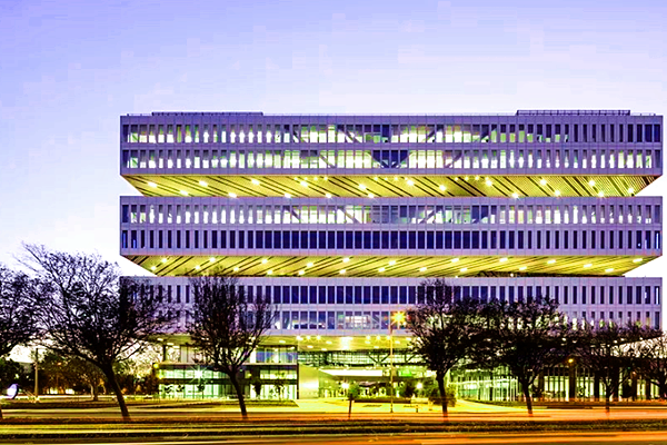 建筑中智能楼宇自控系统的优势！(图1)